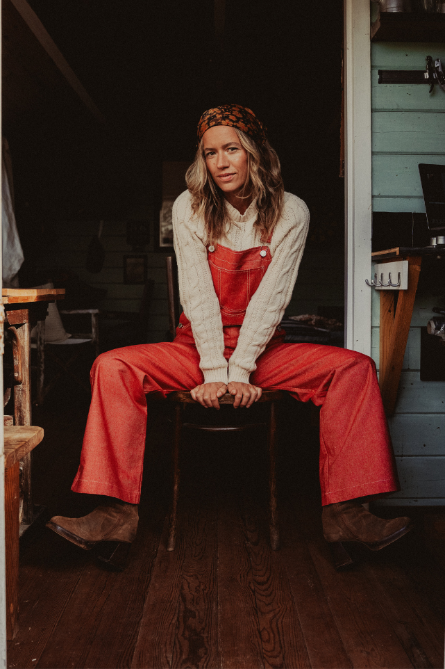 Salopette Dancing Queen denim rouge jambes larges fabriquée en France