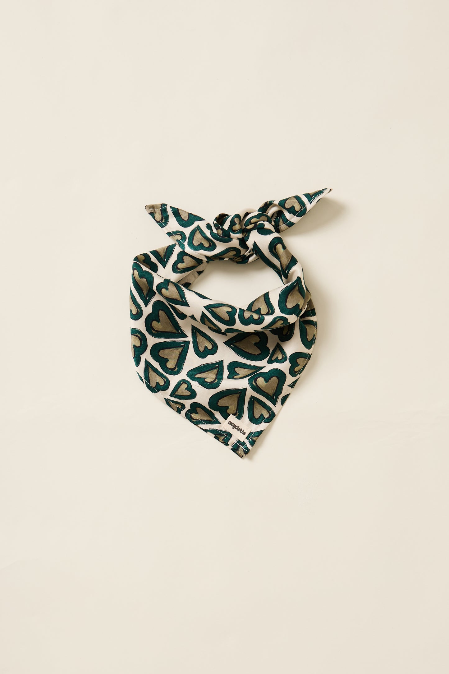 Un aplat du foulard coeur Recyclette