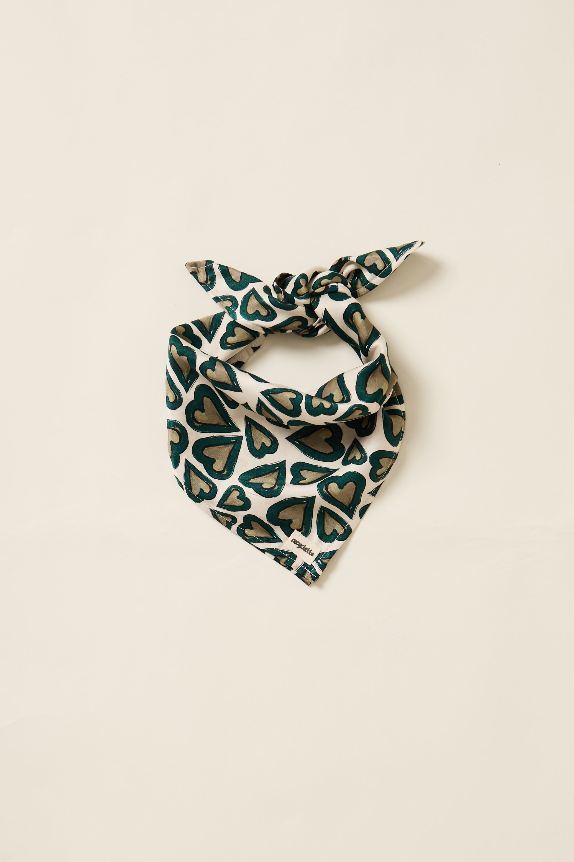 Un aplat du foulard coeur Recyclette