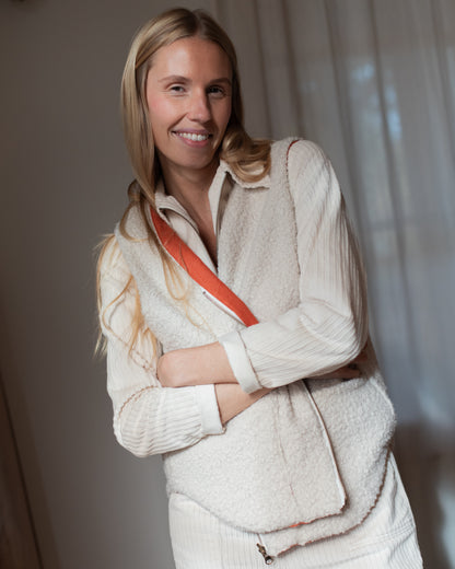 Gilet réversible rouille et moumoute blanche fabriqué en France 